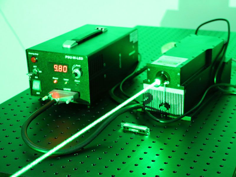 緑色 高出力 532nm 10W dpss 固体レーザー 出力調節可能 TTL 変調 レーザー 電源含む
